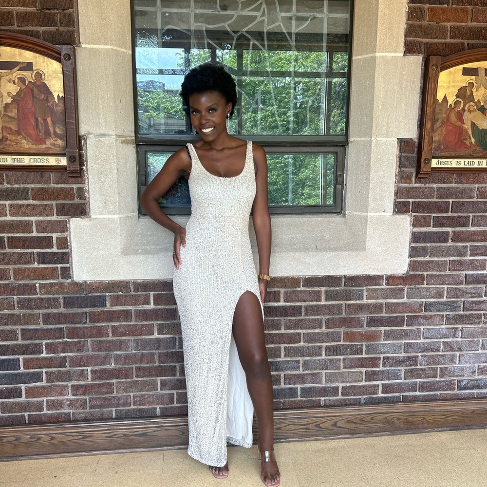 Elegant Cream Sleeveless Dress